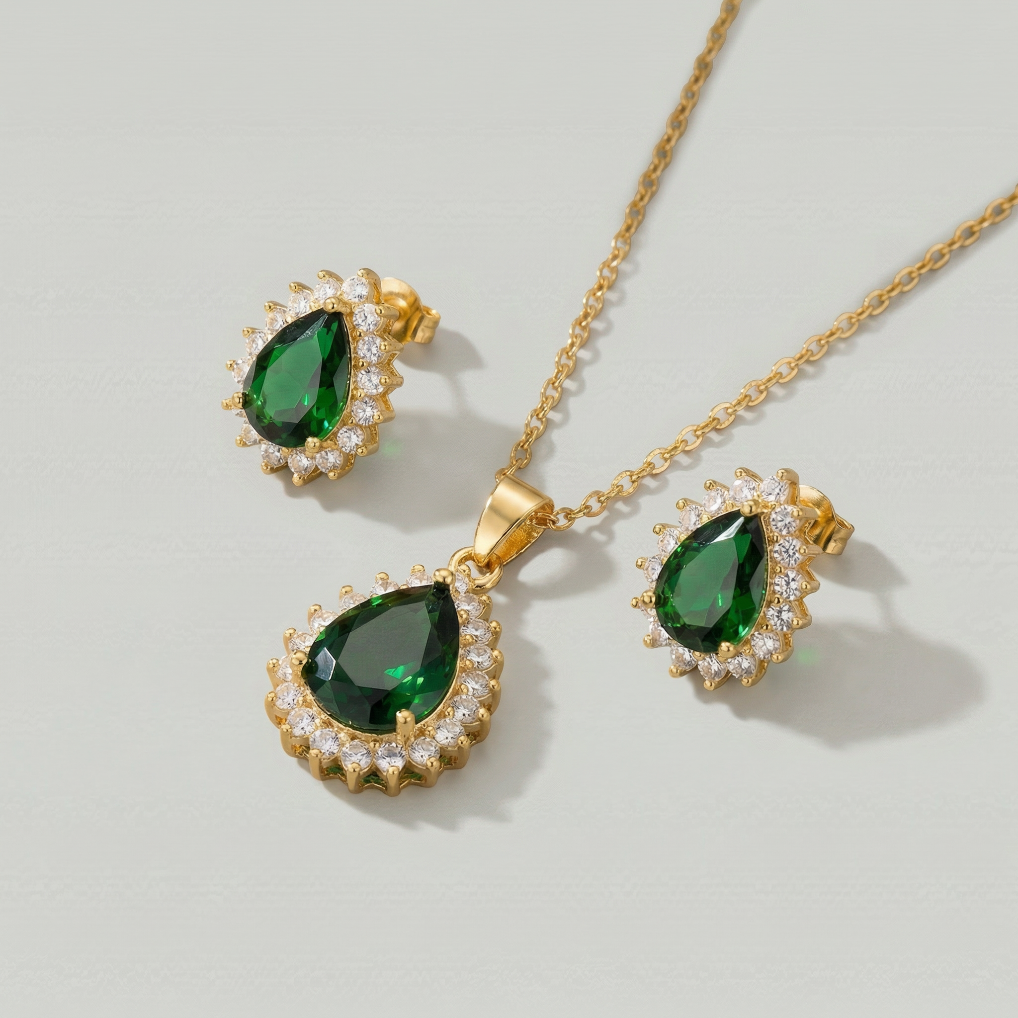 The Royal Emerald Necklace Set