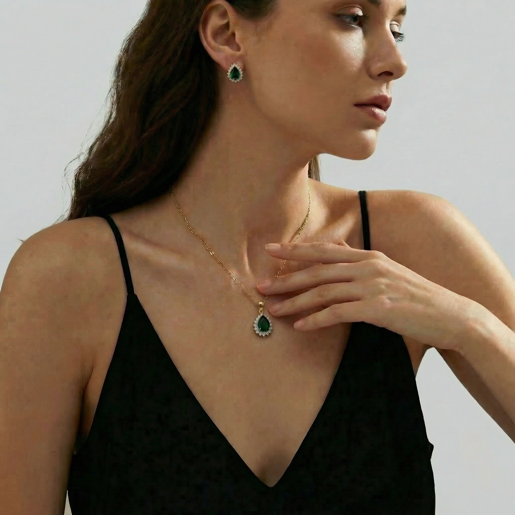 The Royal Emerald Necklace Set